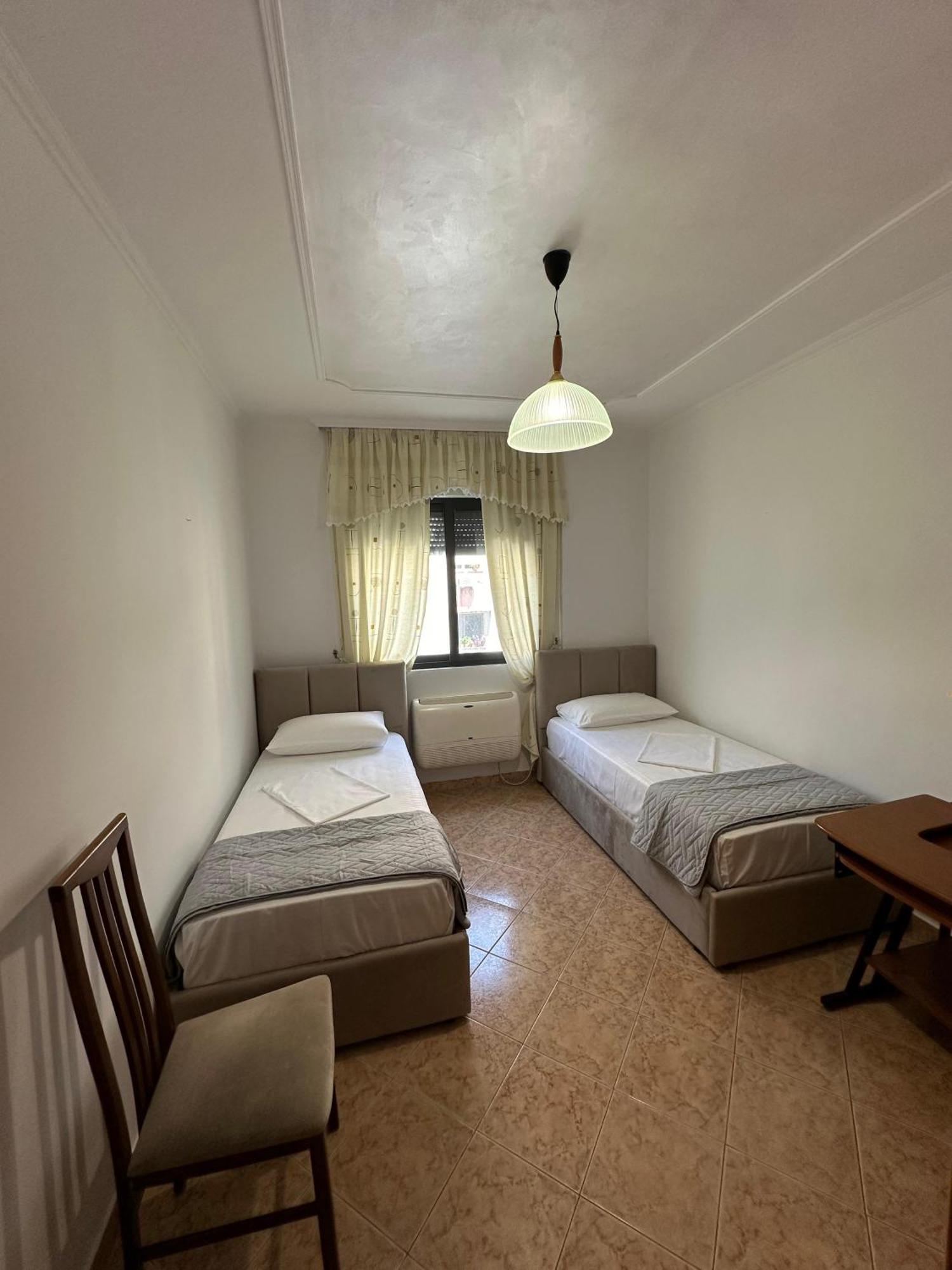 Central Haven Tiranë Luaran gambar